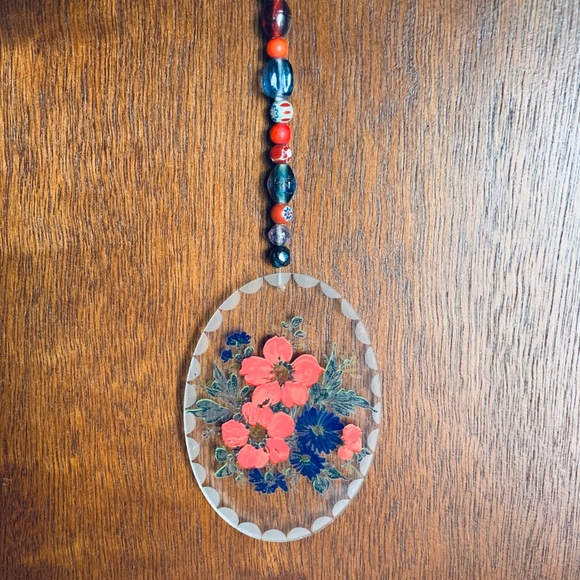 Poppies Blue Flowers Glass Vtg Sun Catcher & Beaded Strand Hanging Window Decor - Picture 9 of 10